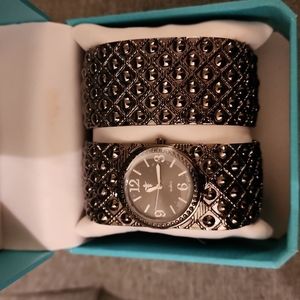 CATO Silver Tone Rhinestone Cuff Watch women’s and bracelet